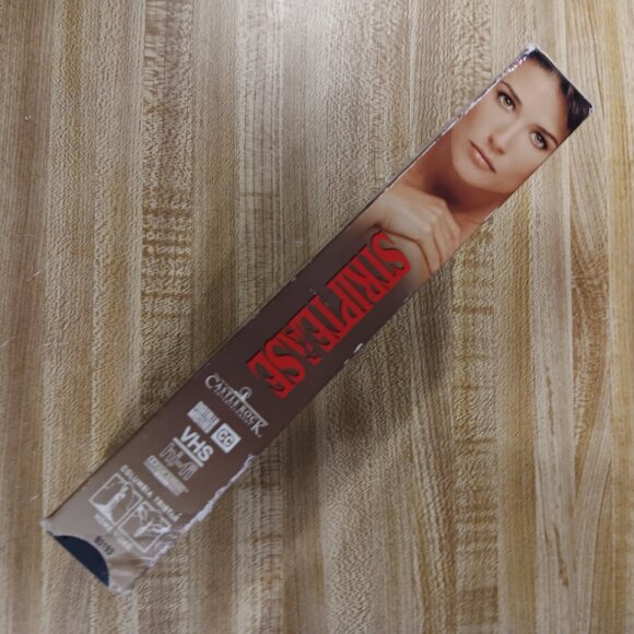 Striptease 1996 VHS Demi Moore Castle Rock Entertainment Andrew Bergman VTG - Picture 4 of 8